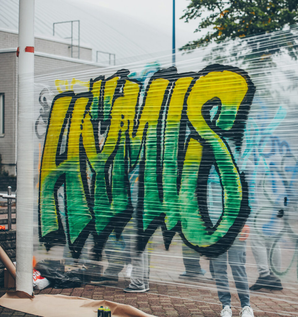 Graffiti, jossa lukee Hymis.